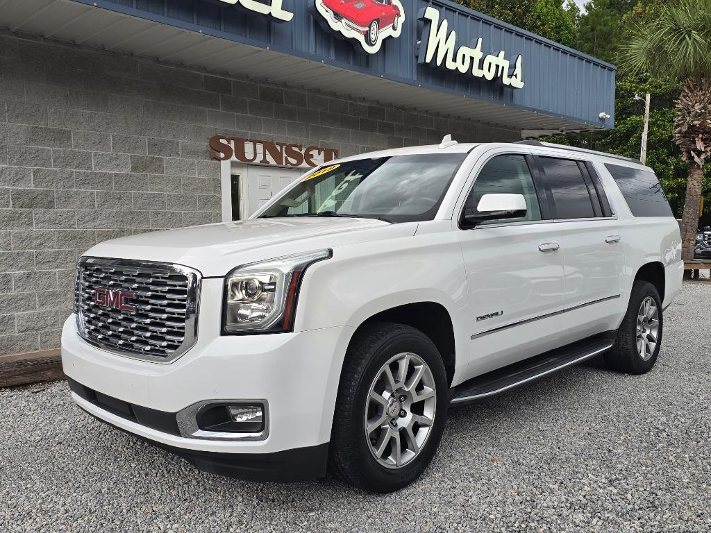 2019 GMC Yukon XL Denali's photo