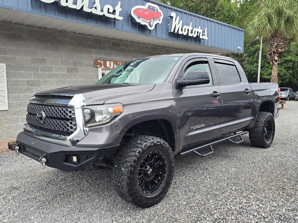 2018 Toyota Tundra SR5's photo
