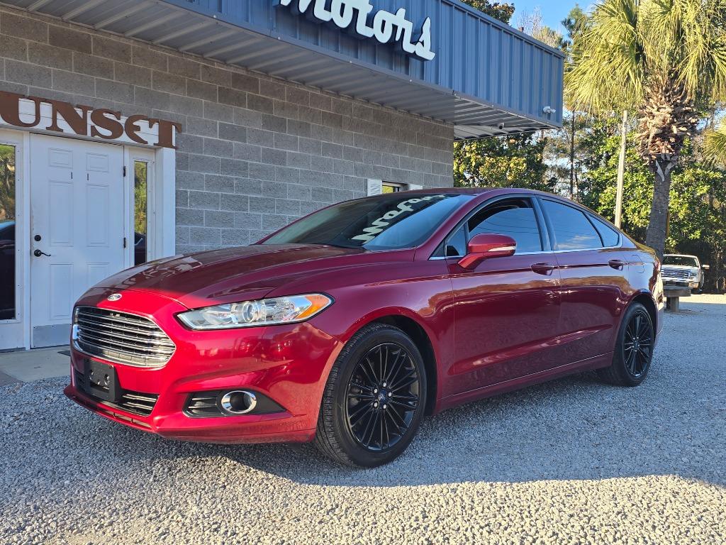 2016 Ford Fusion SE's photo