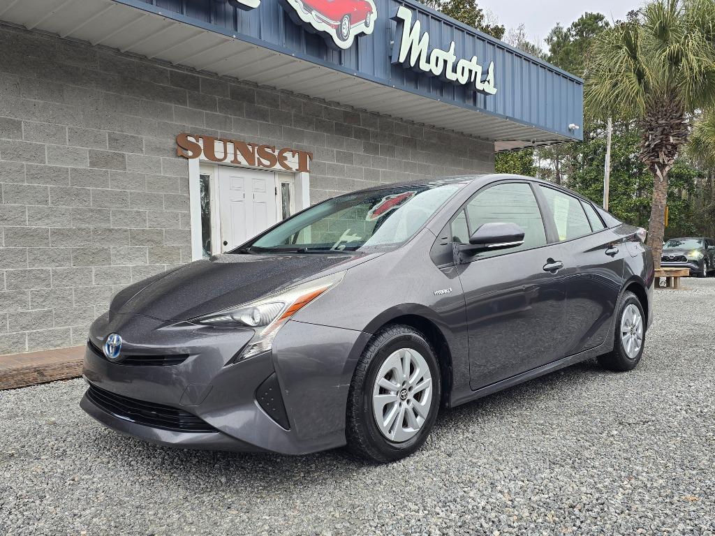 2016 Toyota Prius Two's photo