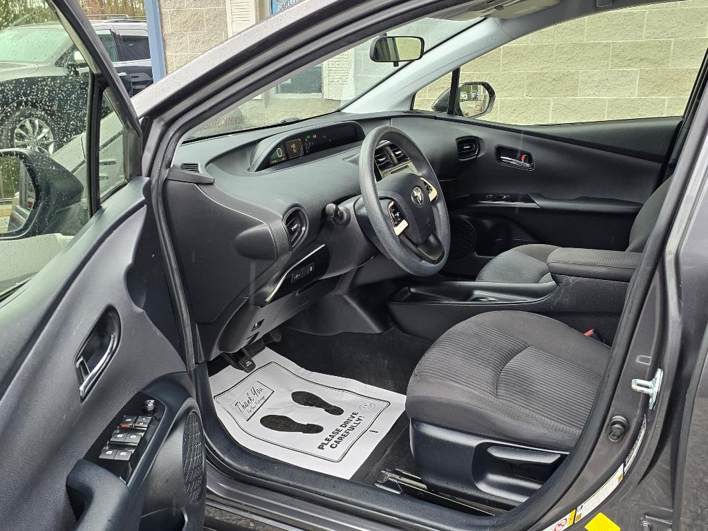 2016 Toyota Prius Two - Photo 9