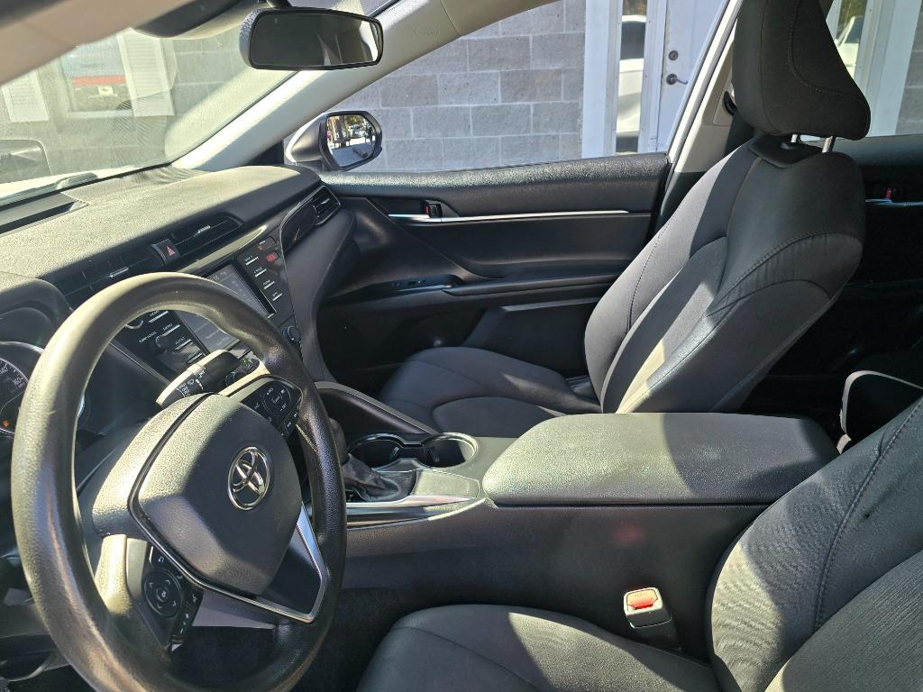 2020 Toyota Camry LE - Photo 14