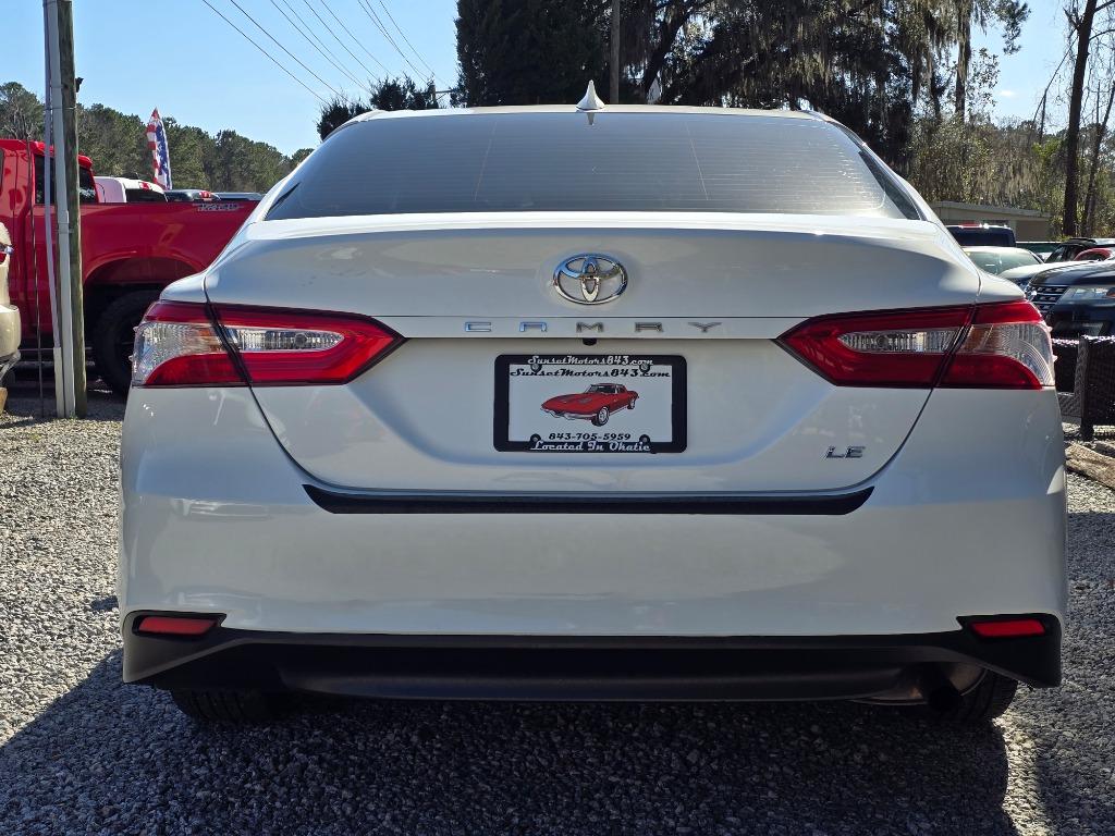 2020 Toyota Camry LE - Photo 8