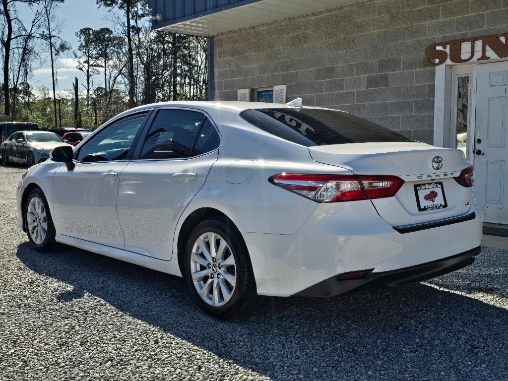 2020 Toyota Camry LE - Photo 7