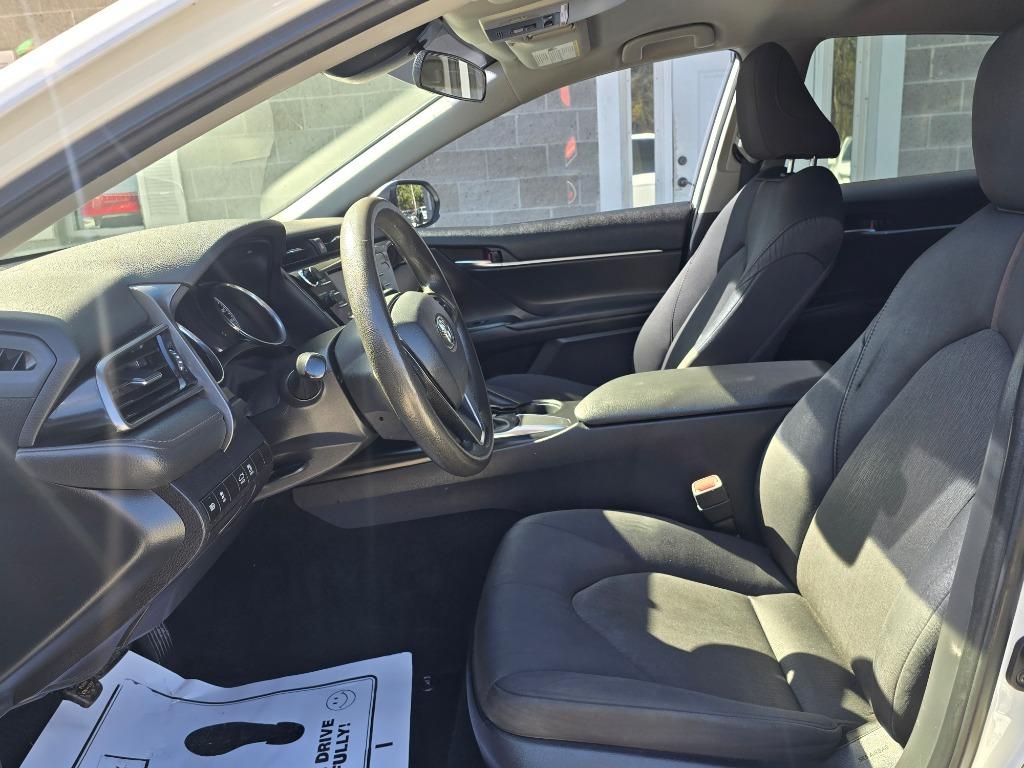 2020 Toyota Camry LE - Photo 11