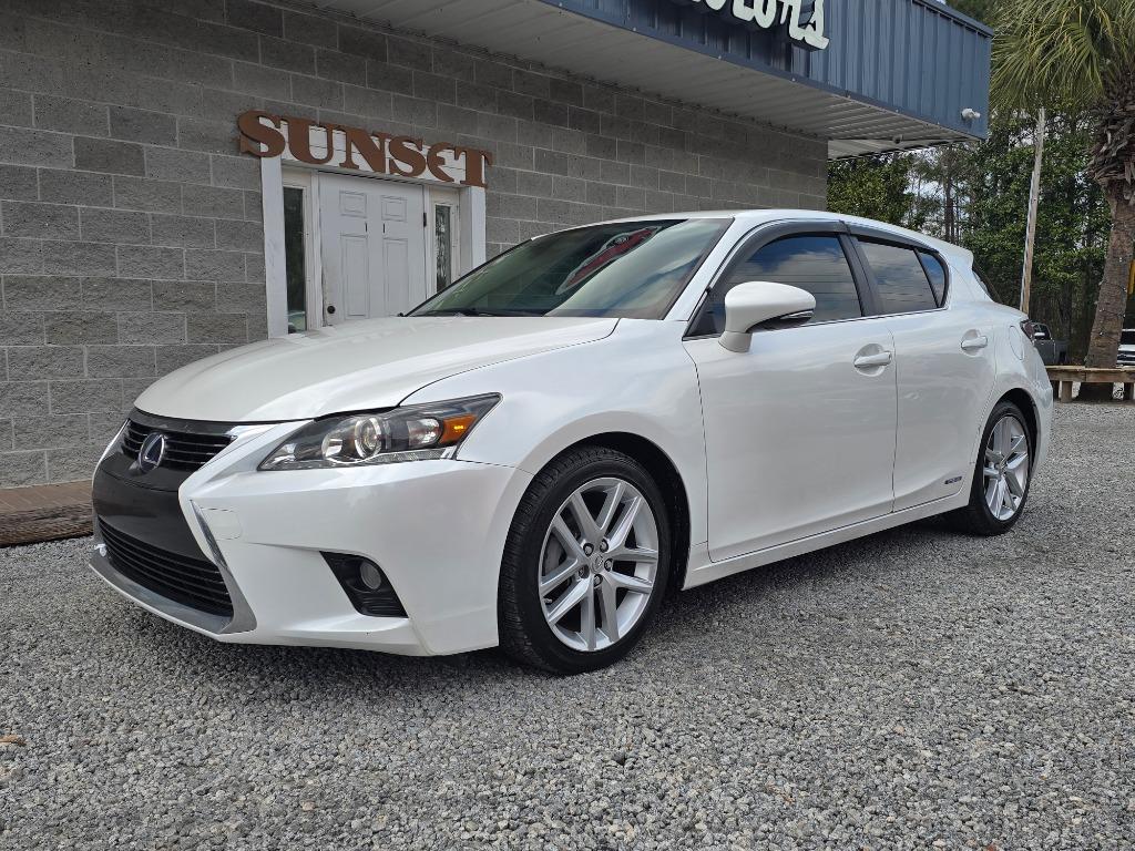 2017 Lexus CT 200h 200h's photo