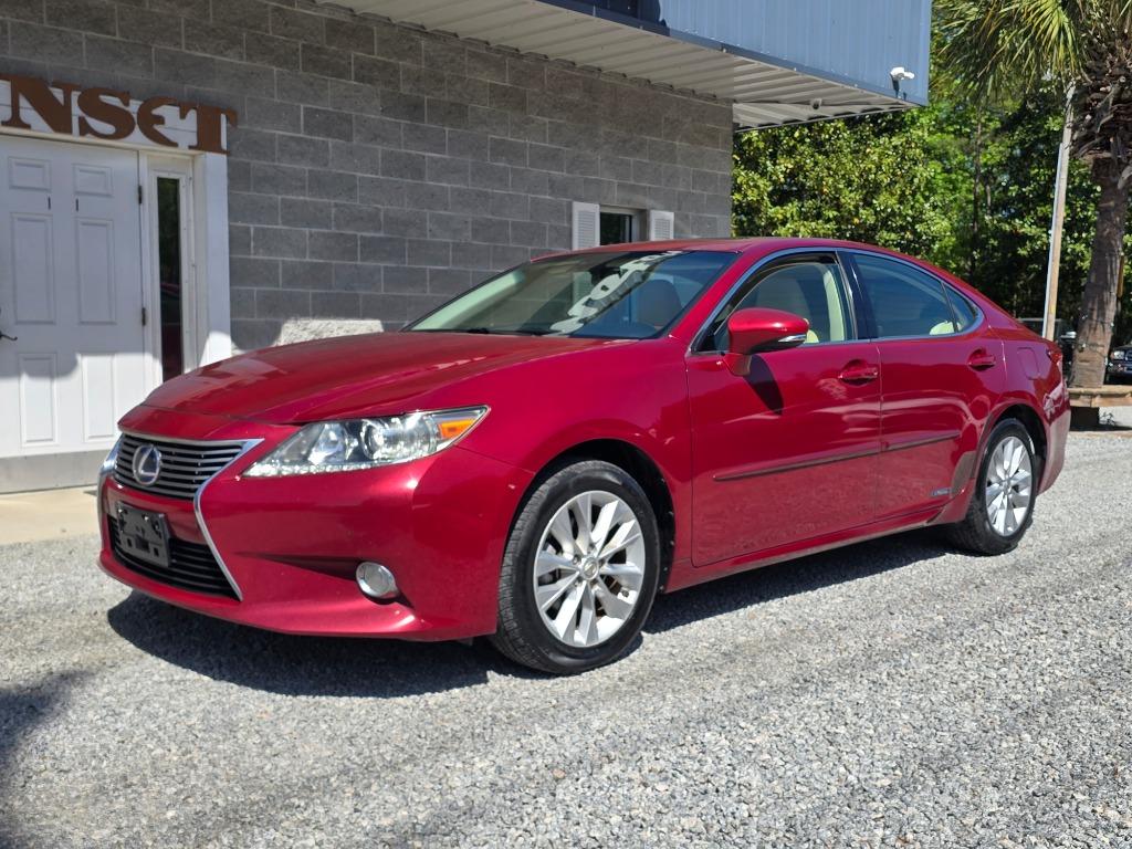 2013 Lexus ES 350 300h's photo
