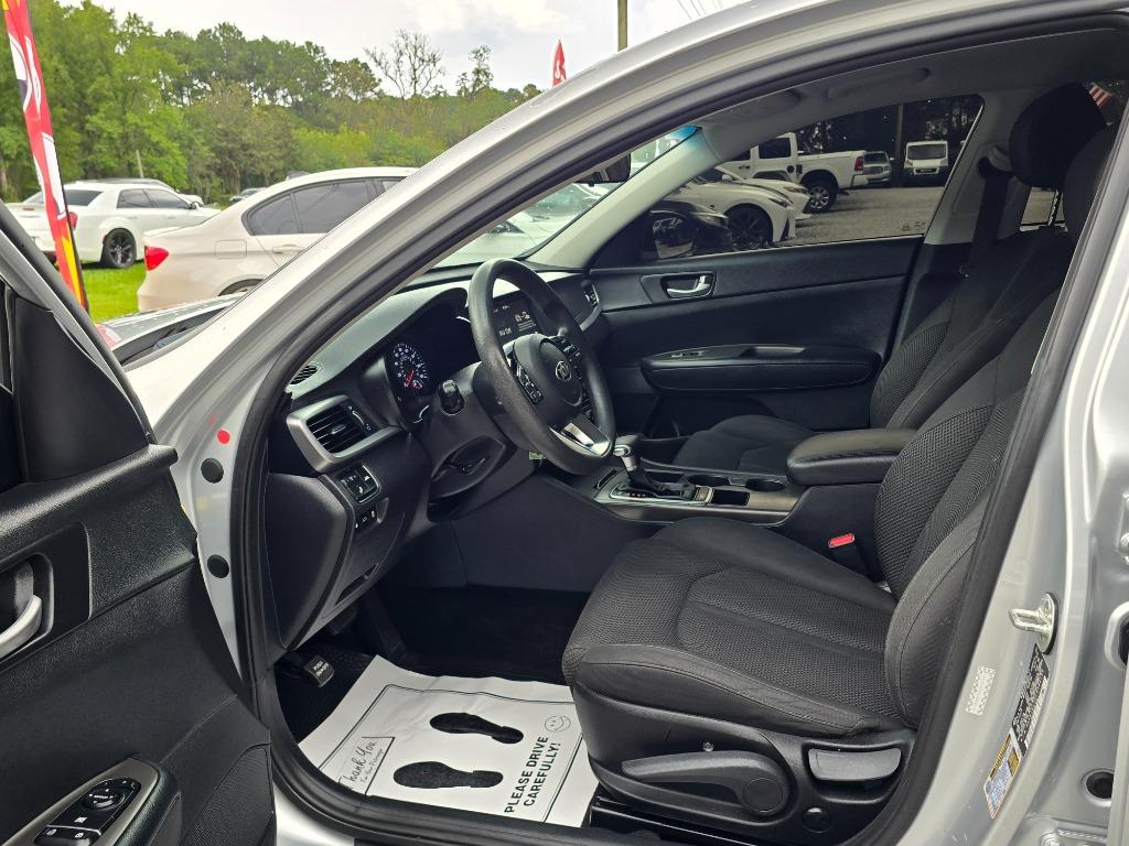 2020 Kia Optima LX - Photo 12