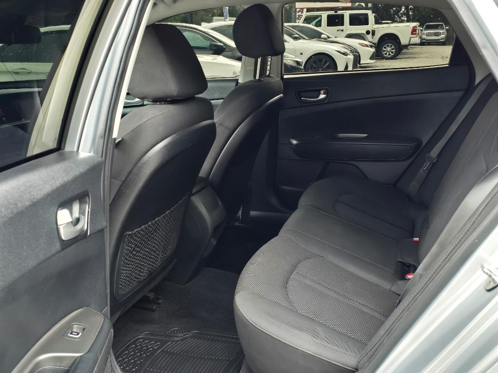 2020 Kia Optima LX - Photo 8