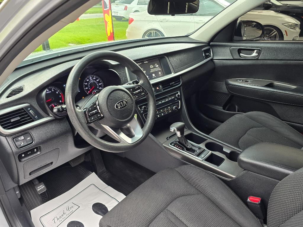 2020 Kia Optima LX - Photo 14