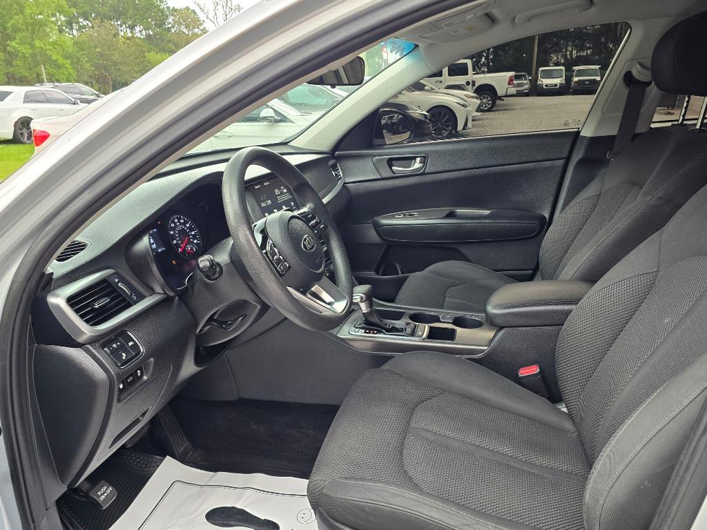2020 Kia Optima LX - Photo 11